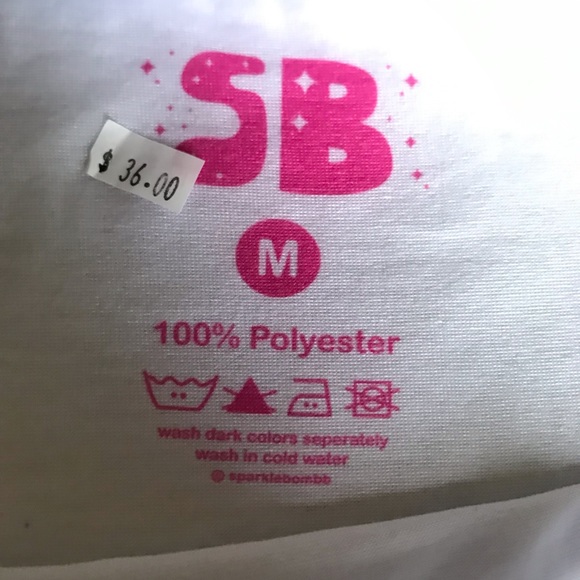 Sprinkle Bat art - Kawaii Ari (Ariana Grande) Tshirt - Picture 3 of 6